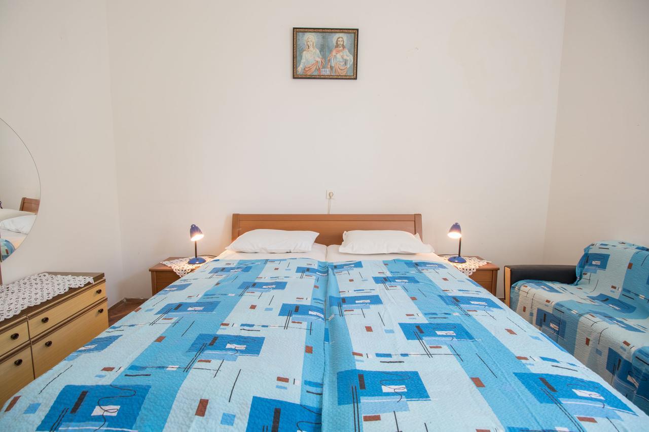 Apartments Josip By The Sea Novi Vinodolski Exterior photo