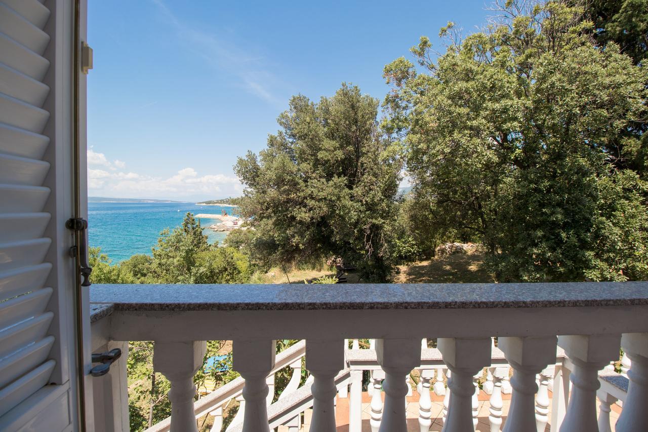 Apartments Josip By The Sea Novi Vinodolski Exterior photo