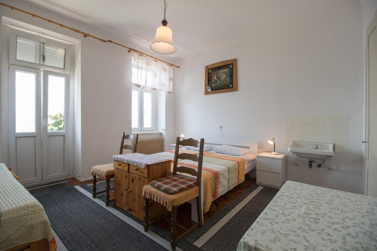 Apartments Josip By The Sea Novi Vinodolski Exterior photo